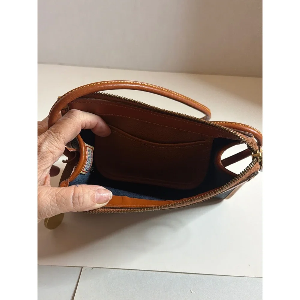 Dooney & Bourke Vintage All Weather Leather Crossbody Bag Navy Blue Tan USA - Picture 7 of 10